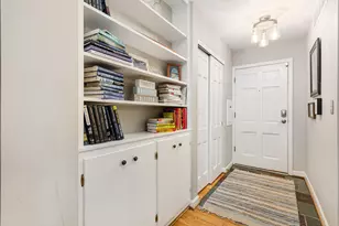 2615 Charing Rd, Columbus, OH 43221 - Photo 1