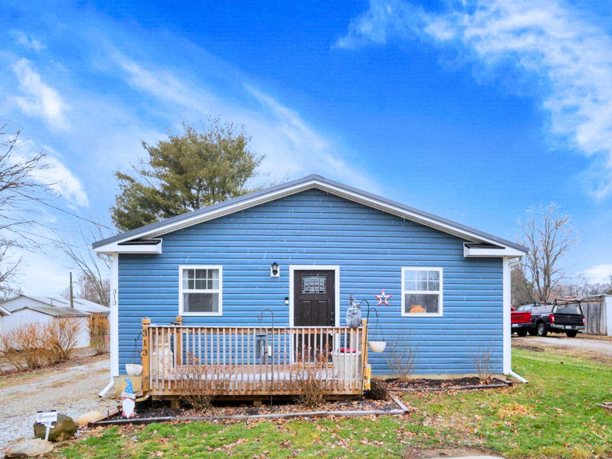 313 N Main St, Pleasantville, OH 43148 - MLS 225004325 - Coldwell Banker