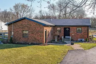 1545 E Choctaw Dr, London, OH 43140 - Photo 1