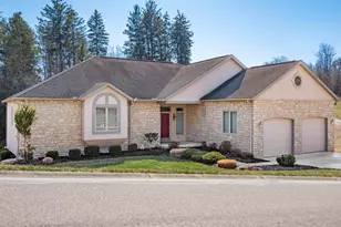 2370 Oak Meadow Ln, Zanesville, OH 43701 - Photo 1