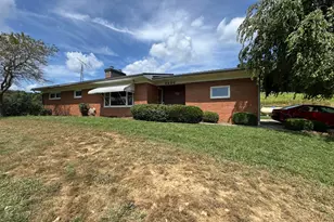 8236 Pleasant Valley Rd NE, Frazeysburg, OH 43822 - Photo 1