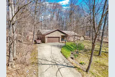 682 Courtland Drive, Howard, OH 43028 - Photo 1