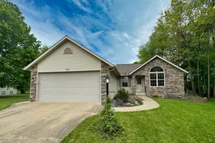 308 Ridgeland Cir, Howard, OH 43028 - Photo 1