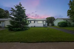 4702 Edinburgh Ln, Columbus, OH 43229 - Photo 1