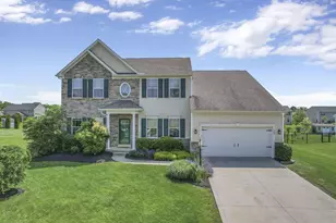 135 Tassel View St, Pataskala, OH 43062 - Photo 1