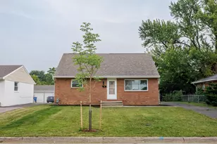 1079 Loring Rd, Columbus, OH 43224 - Photo 1