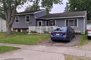 988 Plantation Dr, Marion, OH 43302 - Photo 1