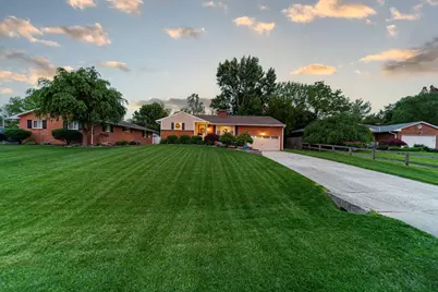 3445 Darbyshire Drive, Hilliard, OH 43026 - Photo 1