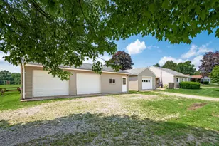 3910 Chandlersville Rd, Zanesville, OH 43701 - Photo 1