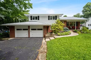 582 E Stanton Ave, Columbus, OH 43214 - Photo 1