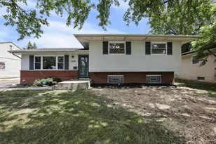 1698 Woodcrest Rd, Columbus, OH 43232 - Photo 1