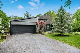 3475 Rochfort Bridge Dr, Columbus, OH 43221 - Photo 1