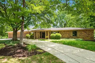 4656 Crompton Dr, Columbus, OH 43220 - Photo 1