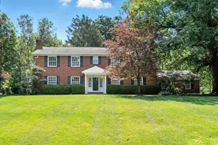 6025 Whitman Rd, Columbus, OH 43213 - Photo 1