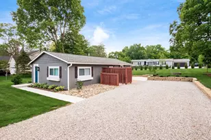 77 E Pawnee Dr, Powell, OH 43065 - Photo 1