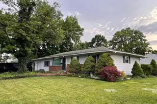 2275 Wadsworth Dr, Columbus, OH 43232 - Photo 1