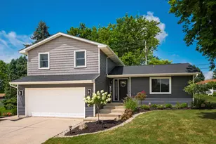 509 Newford Dr, Bellefontaine, OH 43311 - Photo 1