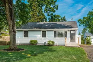 975 Chestershire Rd, Columbus, OH 43204 - Photo 1