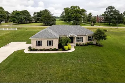 955 McCormick Avenue, Circleville, OH 43113 - Photo 1