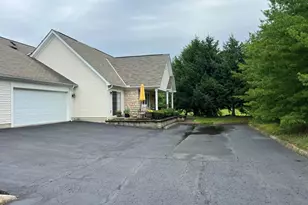 2244 Meadowlark Ln E, Reynoldsburg, OH 43068 - Photo 1