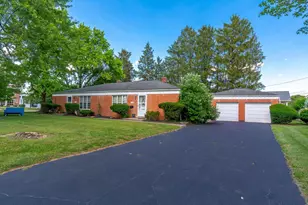 3016 Welsford Rd, Columbus, OH 43221 - Photo 1