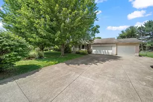 93 Parkway Dr, Newark, OH 43055 - Photo 1