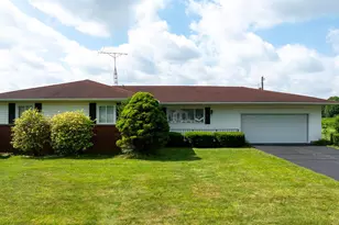 2052 Lorimer Dr NE, Newark, OH 43055 - Photo 1