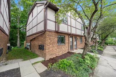 3033 Highcliff Court, Columbus, OH 43231 - Photo 1