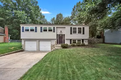 572 Sycamore Drive, Pickerington, OH 43147 - Photo 1