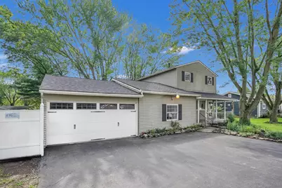 190 Inah Avenue, Columbus, OH 43228 - Photo 1