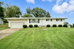 125 Sherwood Dr, Zanesville, OH 43701 - Photo 1