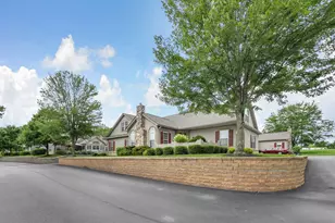 181 Reddington Village Ln, Newark, OH 43055 - Photo 1