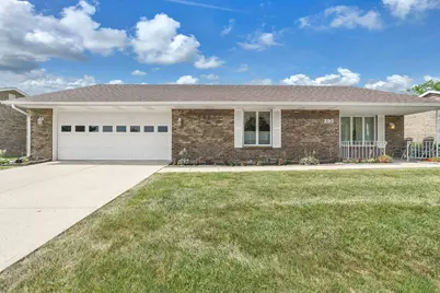 390 Bishop Drive, London, OH 43140 - Photo 1