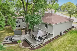 1240 Clubview Blvd N, Columbus, OH 43235 - Photo 1