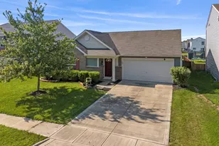 7561 Maple Trunk Dr, Canal Winchester, OH 43110 - Photo 1