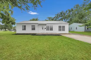 565 Nassau Dr, Marion, OH 43302 - Photo 1