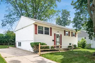 570 Fairholme Rd, Columbus, OH 43230 - Photo 1