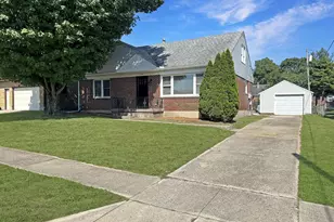 1720 Shelby Dr, Springfield, OH 45504 - Photo 1