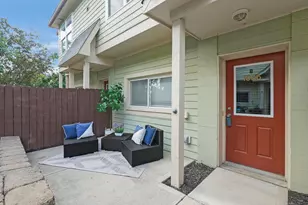 1096 Perry St, Columbus, OH 43201 - Photo 1