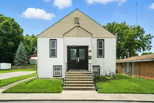 39 S Twin St, West Jefferson, OH 43162 - Photo 1