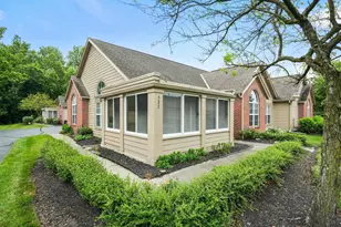 527 Mallet Pl W, Columbus, OH 43230 - Photo 1