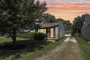 1728 E Cooke Rd, Columbus, OH 43224 - Photo 1