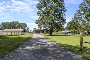 570 Woodside Dr SW, Pataskala, OH 43062 - Photo 1