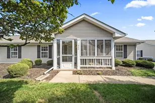 1222 Hillview Cir E, Newark, OH 43055 - Photo 1