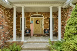 387 Laurel Oaks Ln, Heath, OH 43056 - Photo 1