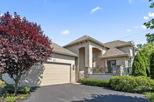 4939 Stonehaven Dr, Columbus, OH 43220 - Photo 1