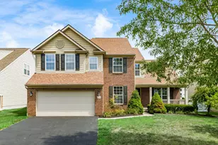 1398 Palay Dr, Grove City, OH 43123 - Photo 1