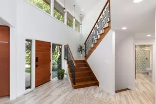 3050 Carriage Ln, Columbus, OH 43221 - Photo 1