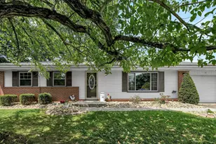 19 Valley View Dr, Newark, OH 43055 - Photo 1