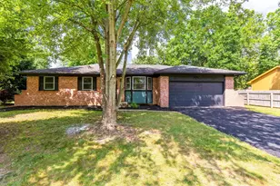 69 Ridgewood Dr SW, Pataskala, OH 43062 - Photo 1